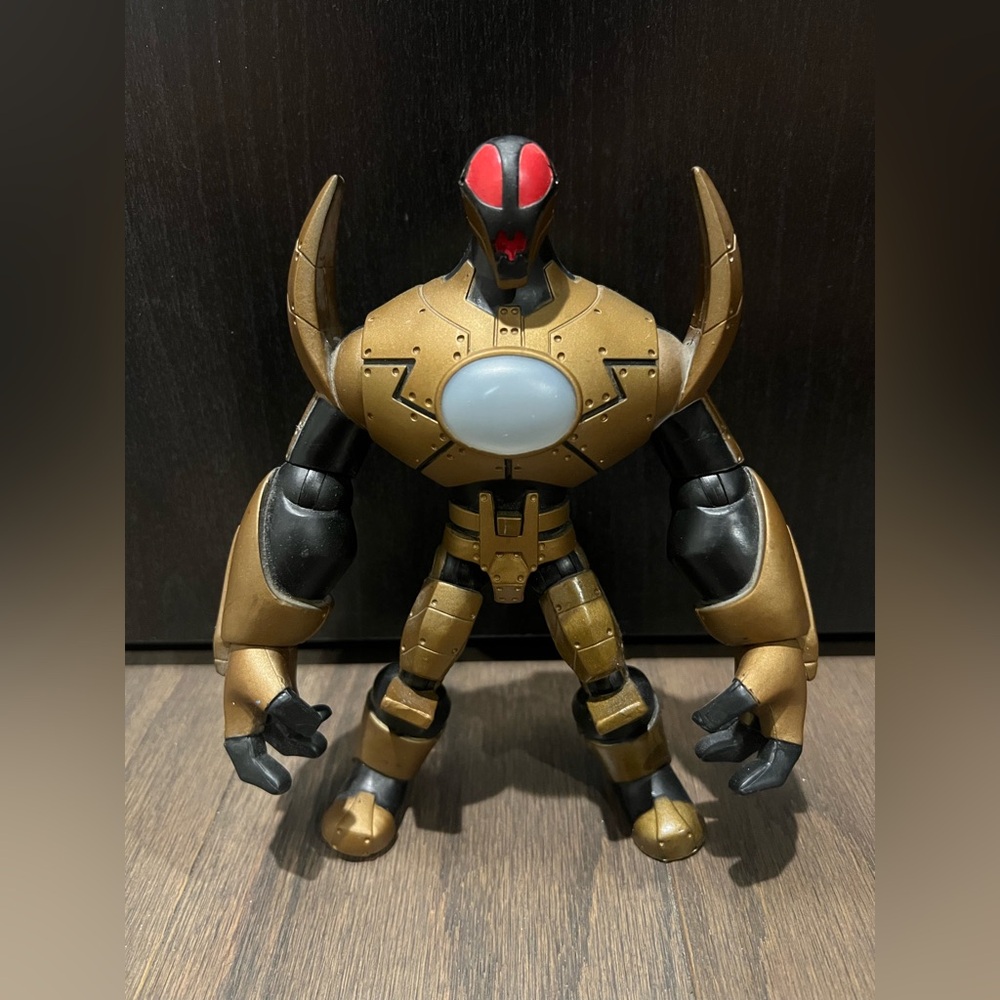 2011 Spin Master Redakai Gold Metanoid Robot Action Figure Toy